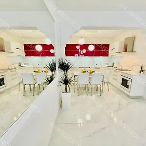 Milos Center Apt. 32 דירה