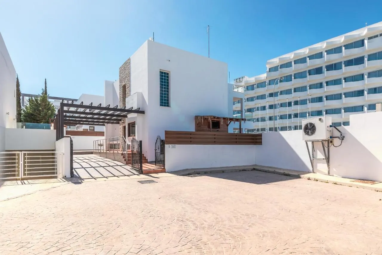 Seafront Protaras Villas 0*,